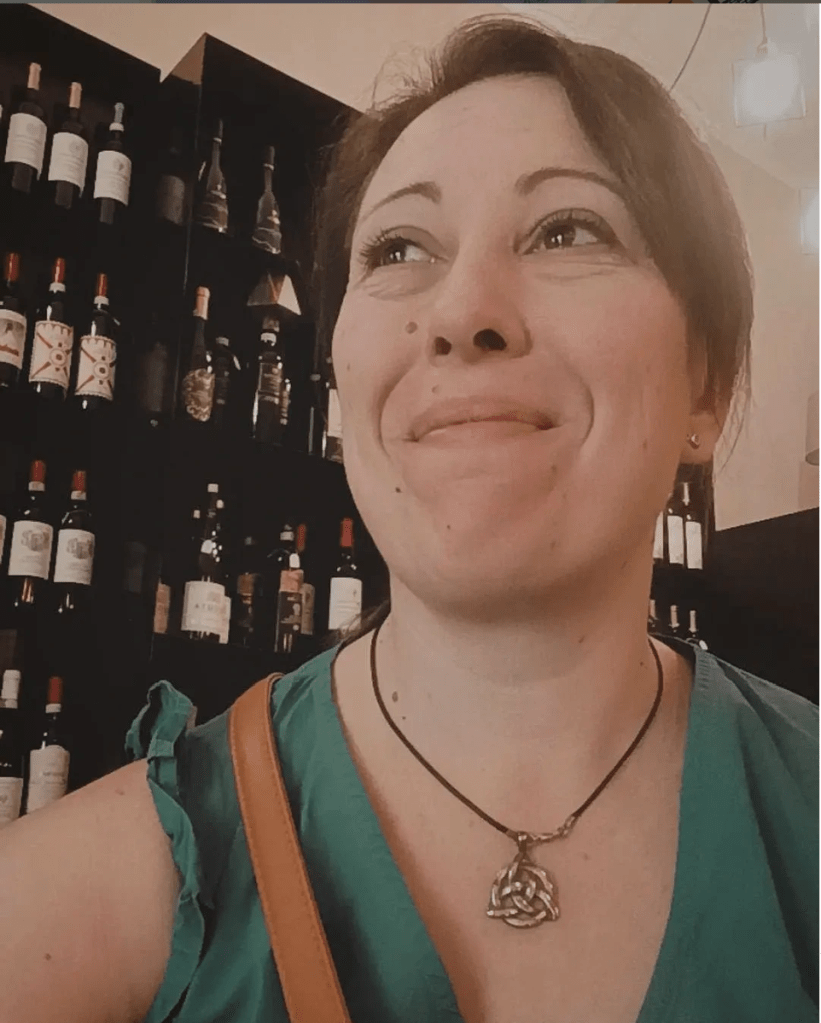 Ricominciare dopo una grande sofferenza e riprendere in mano i propri spazi e progetti sopiti, ti stampa in viso un sorriso.
#donnaimpremditrice #laforzadelledonne #spiritualsavings #myspiritualcoach #limitiesfide #sfidailimiti #chidicedonnanondicedanno #resilenzaeresistenza #resilienzadonna